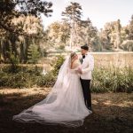 hochzeit-brautpaar-park